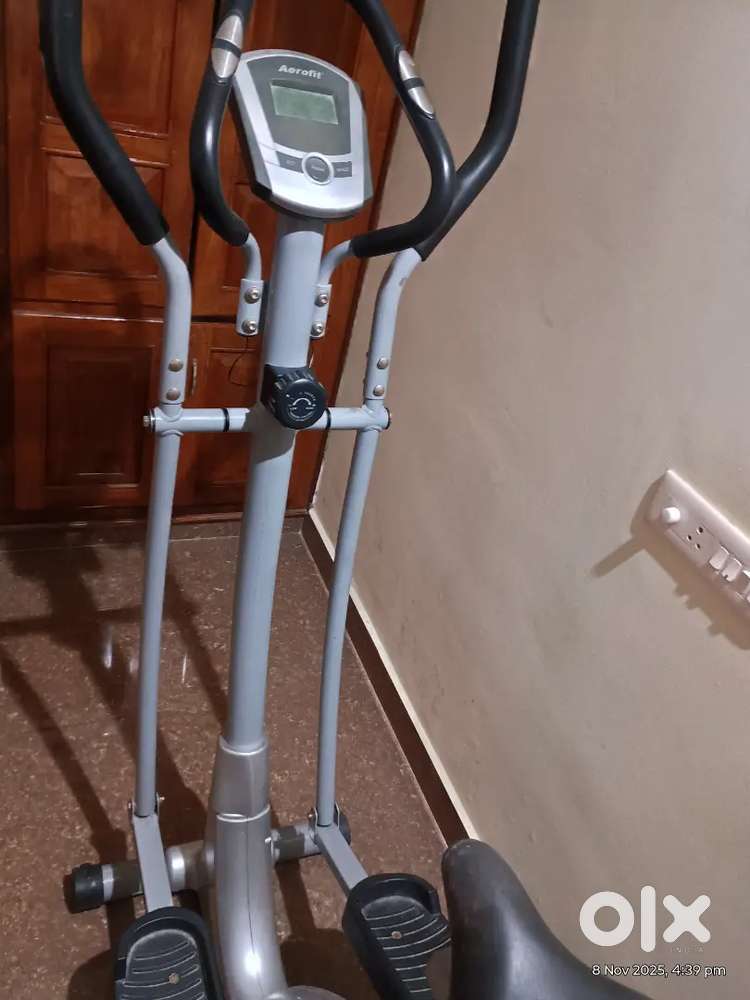 Aerofit elliptical cross trainer