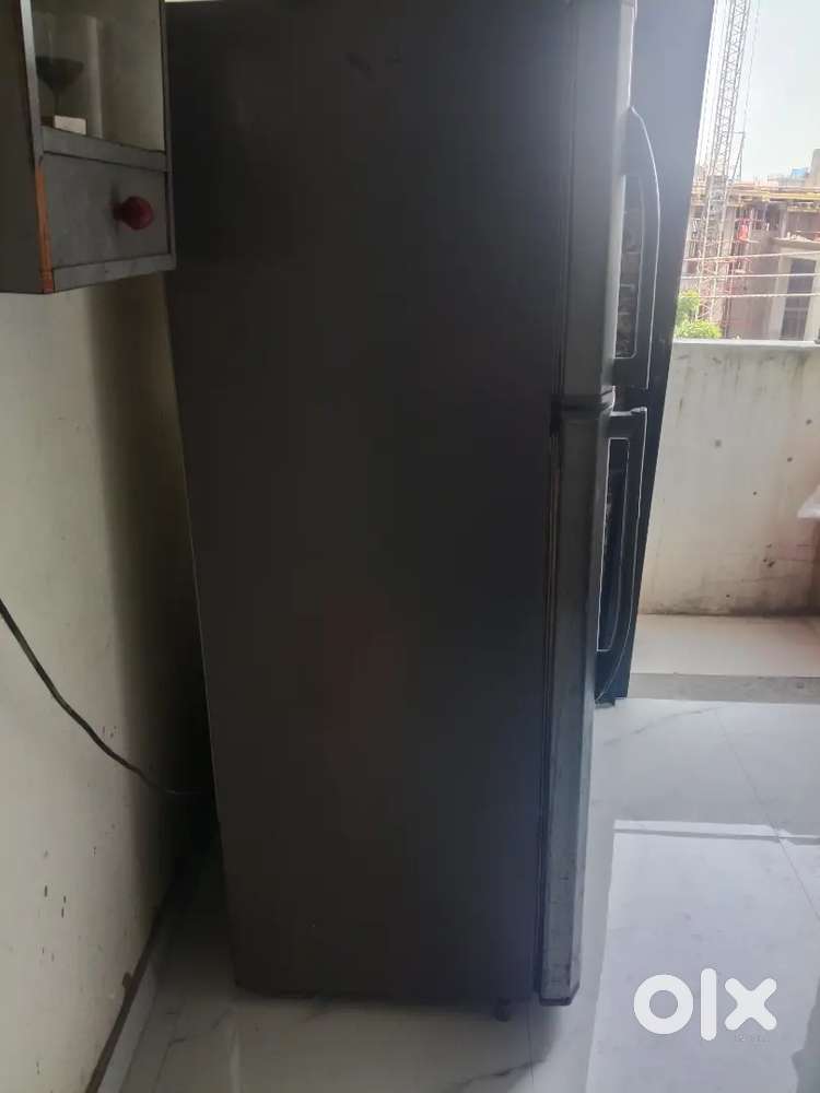Samsung double door 300 ltr