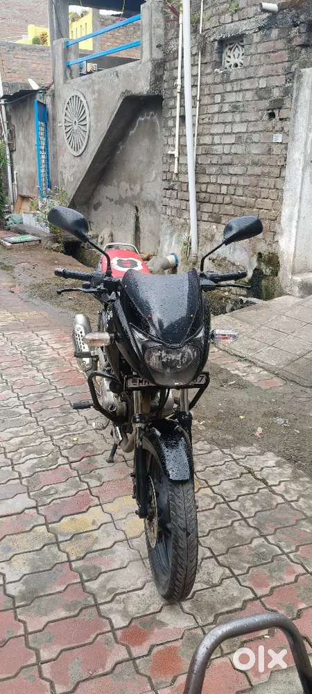 BAJAJ Pulsar 150