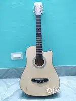 ACOUSTIC GUITAR
