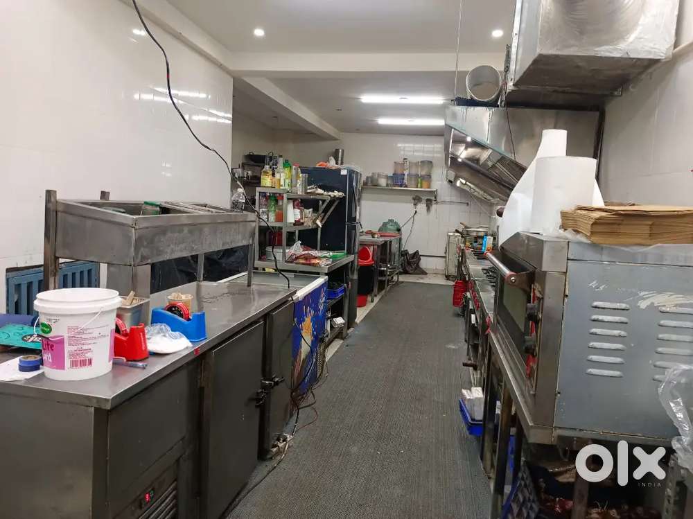 शेफ की जरूरत है। Chef needed. चलते हुए कैफे में। In running cafe