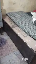 6/4 ka bed hai