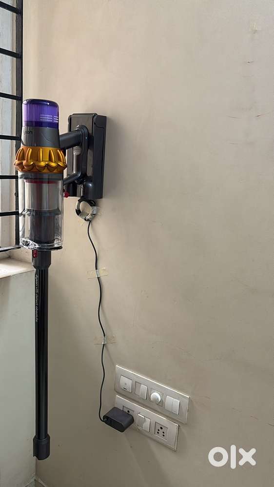 Dyson Vaccum cleaner - v15