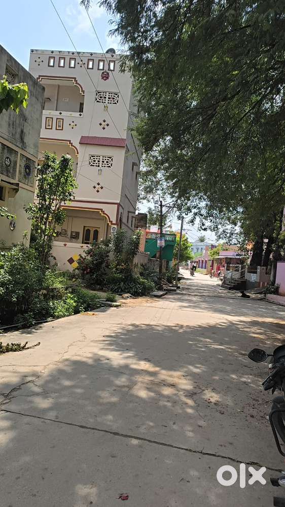 30*50 East facing plot santhapet