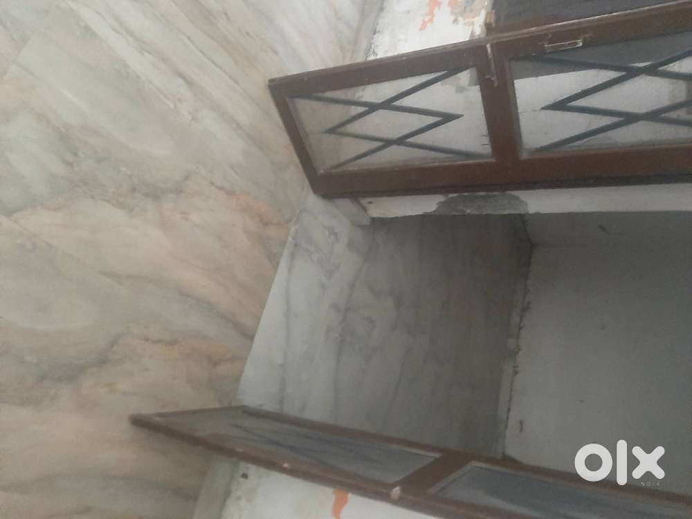 2bhk house for rent good location