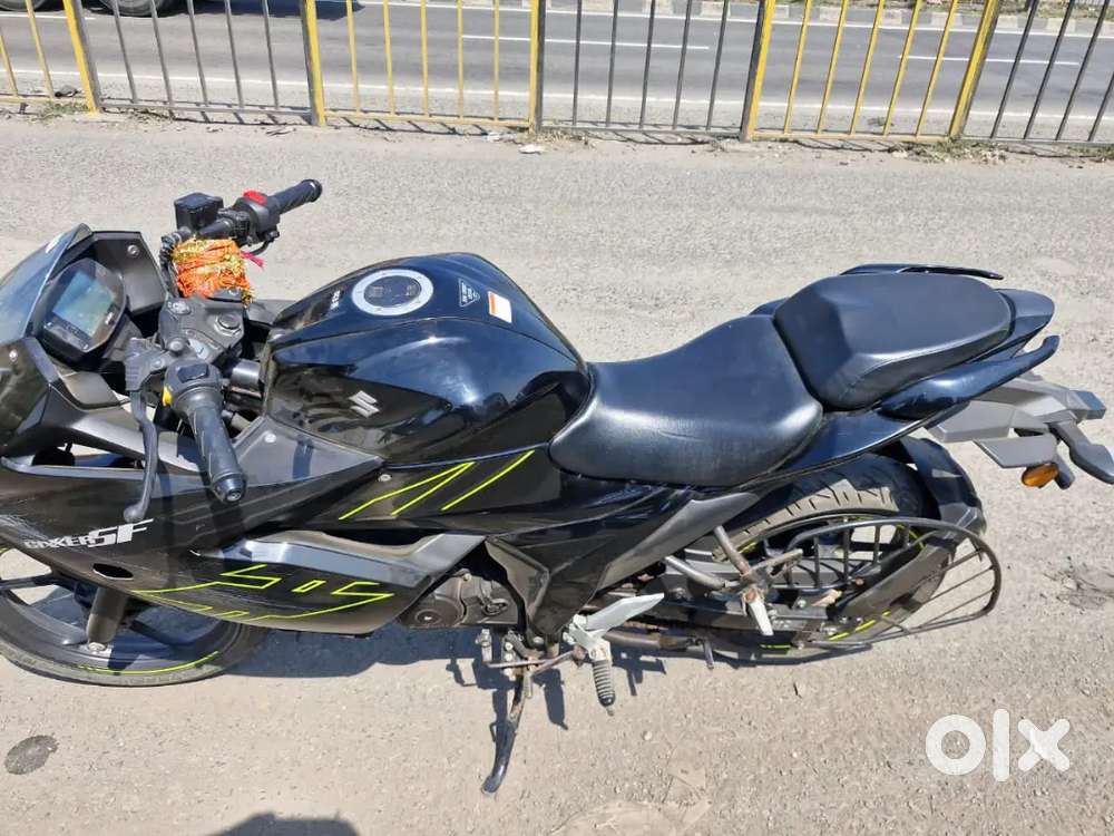 Suzuki Gixxer 150 sf rc
