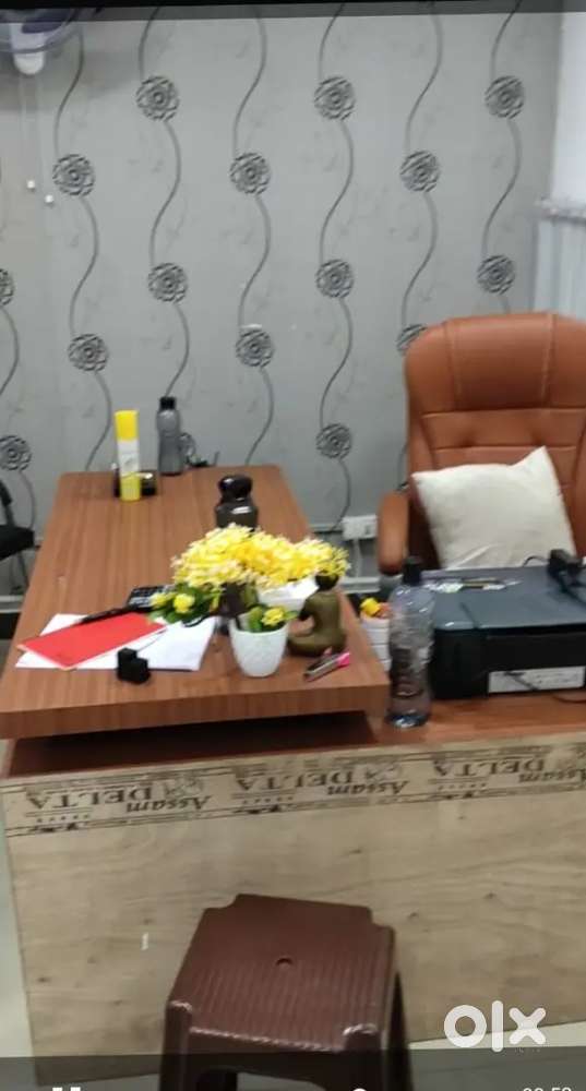 Fully furnished (1000sq ft)office space nearby p&n mall