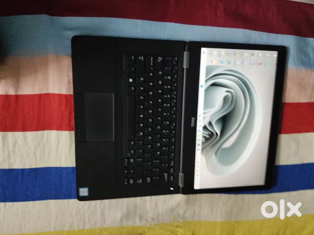 Dell laptop i7 latitude E5470 14gen 180degree roatate