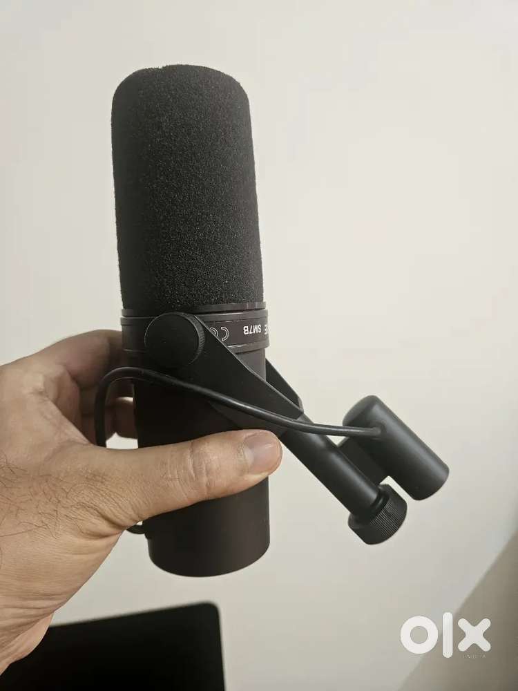SHURE SM7B Dynamic Professional Microphone (Used for 5 days)