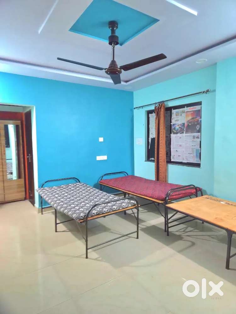 Looking for female roomate