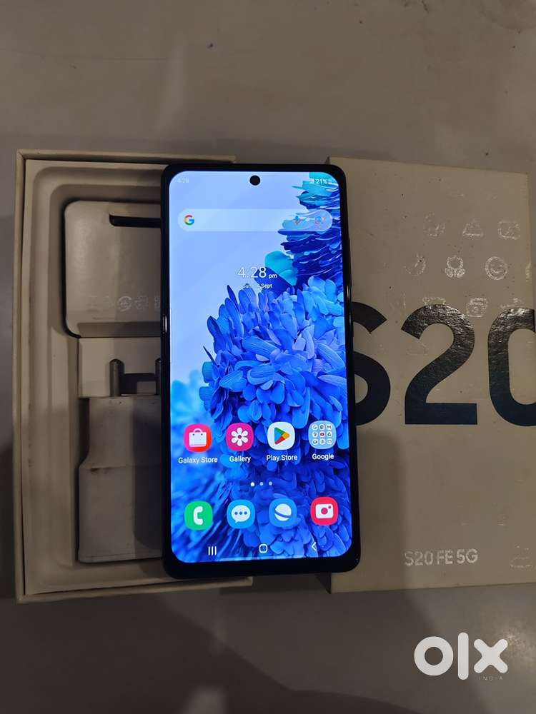 Sell samsung galaxy s20fe 5g(8gb 128gb)very good n raning condition