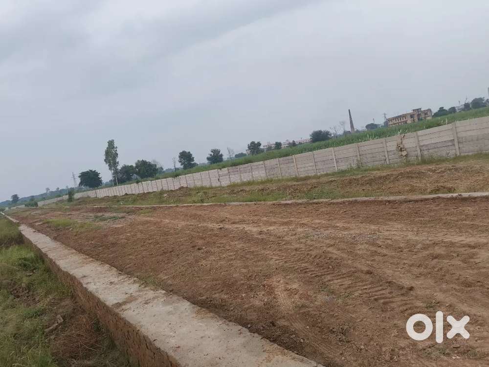 200 Gaj Plot 22 feet Rasta NH 58 se 900 mtr