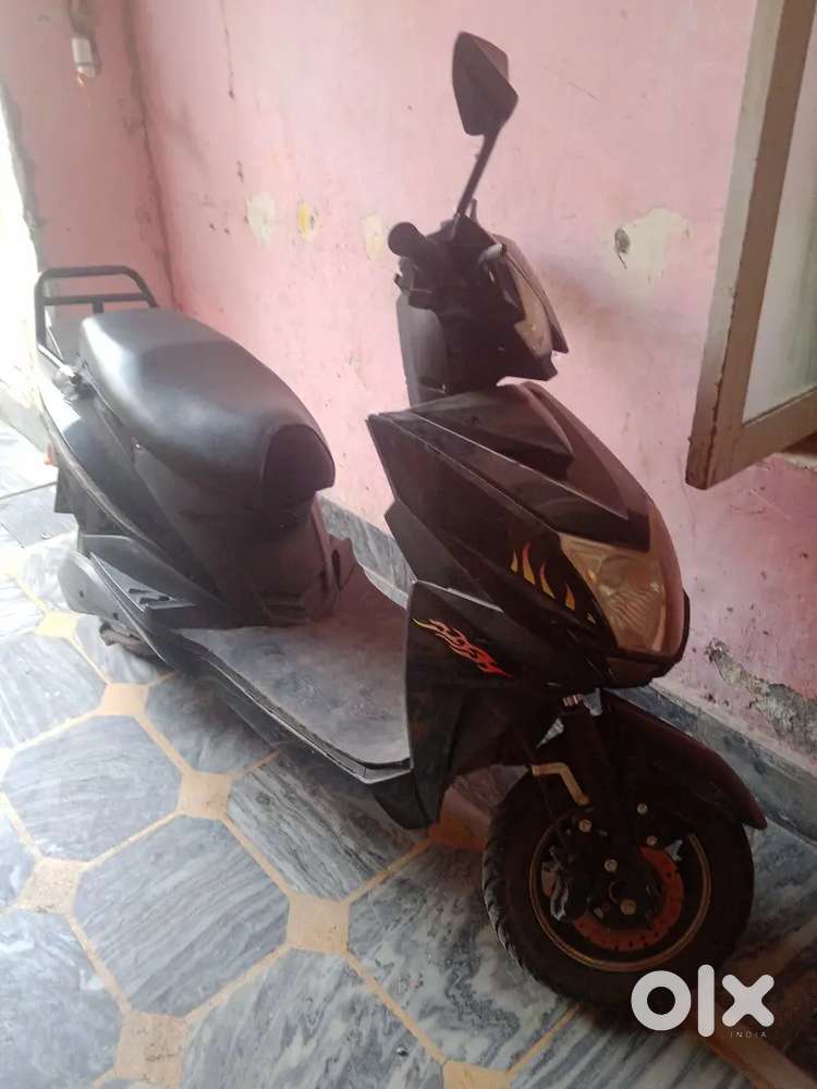 Ev sports scooter 2025 model 70kmRange recharge sale ingood condition