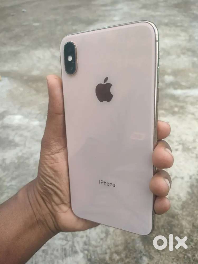iPhone selling urgently