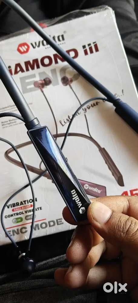 Walta diamond neckband