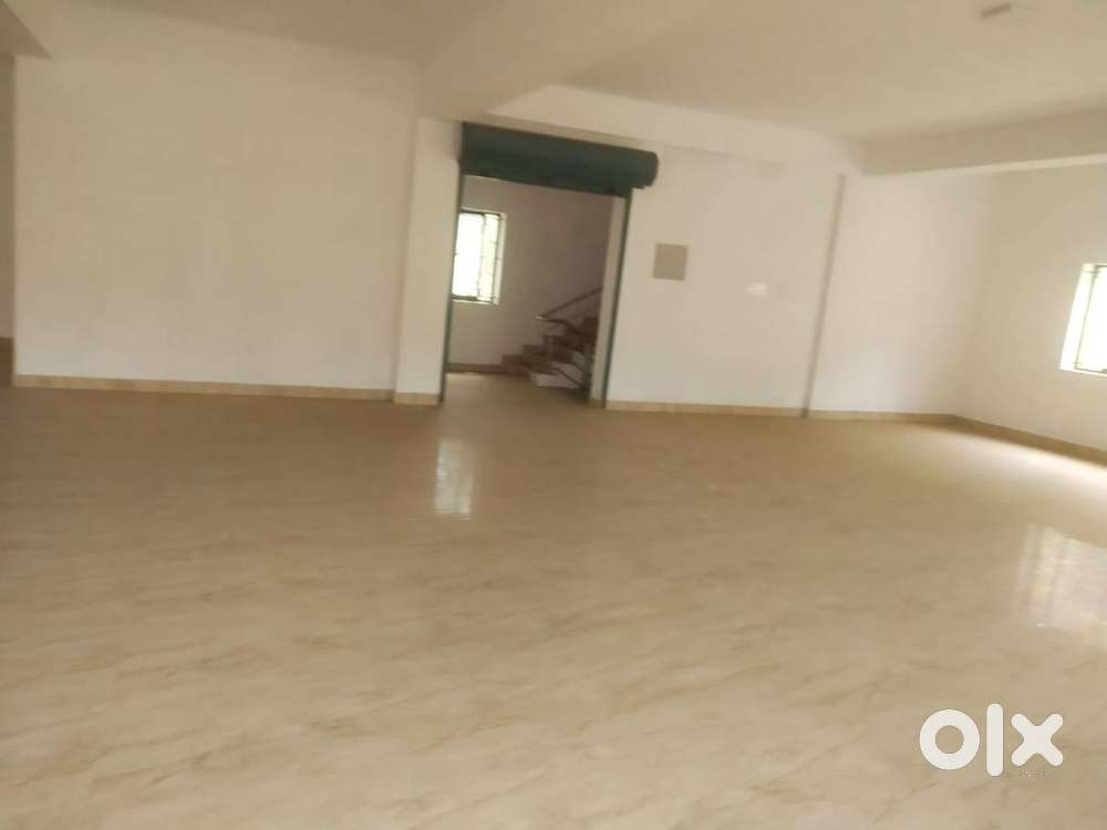 600Sqft Unfurnished  Office  space Available in Gandhipuram