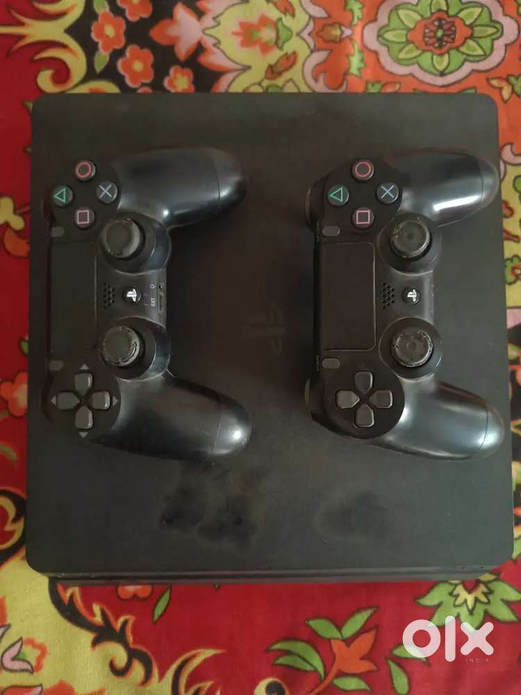 Ps4 1TB new condition