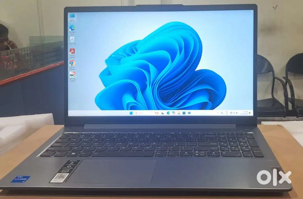 Laptop starting 7999