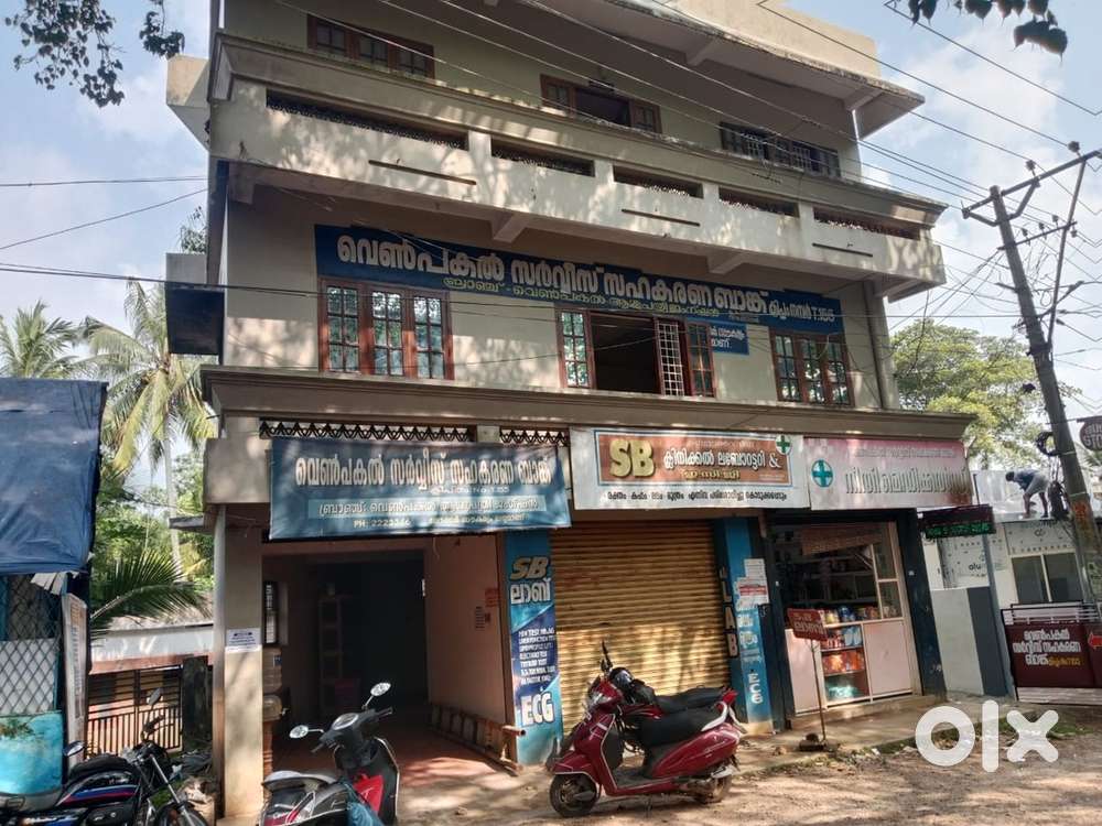 Commercial space for rent near Venpakal junction bus-stop