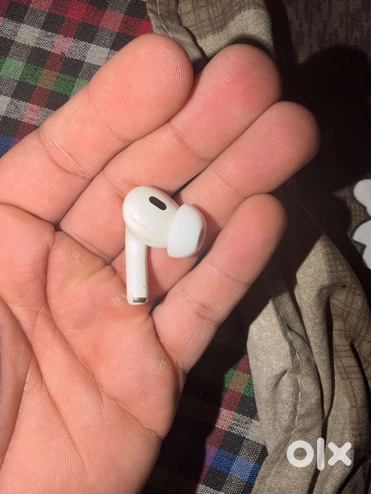 Airpods pro 2 left bud bilkul new condition