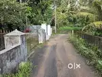 മൂക്കന്നൂർ ടൗണിനു സമീപം 60 സെന്റ് സ്ഥലം വില്പനക്ക്