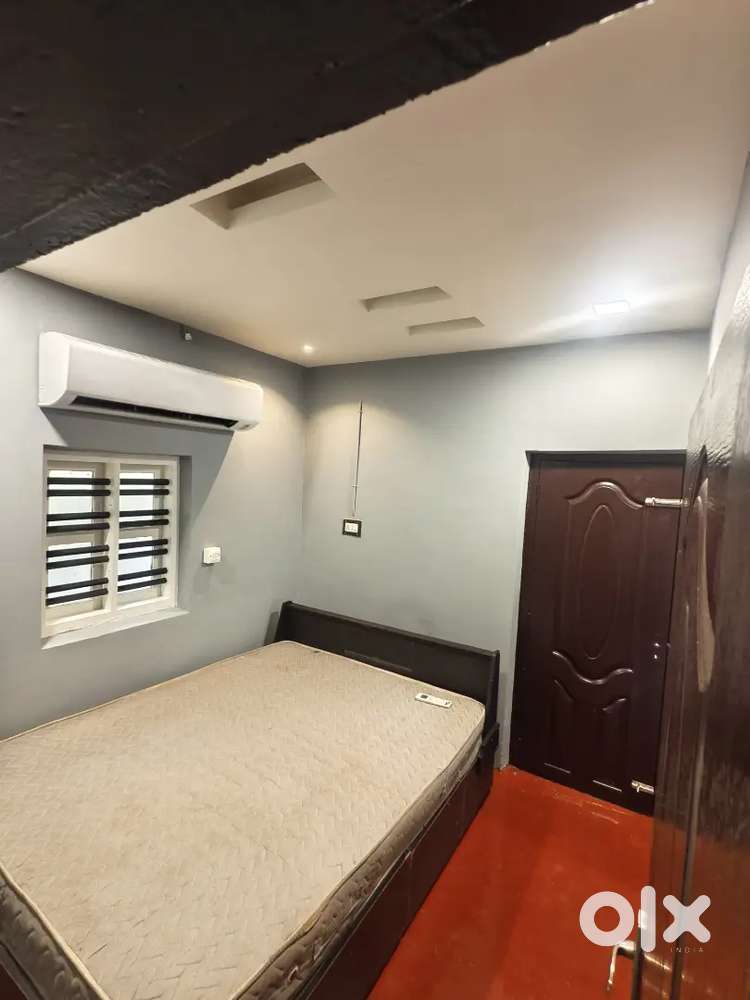 മഞ്ജേരി വീട് വിൽപ്പനയ്ക്ക്, ഉടമ നേരിട്ട് fast to move