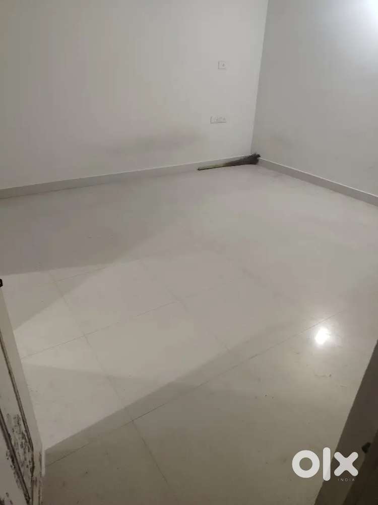 Available Newly built master room kichen att bath rent jp ngr 5 th phs