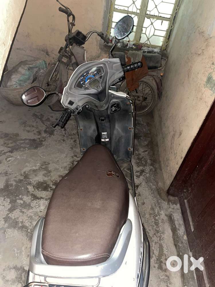 Single hand white Activa 5G Good running condition
