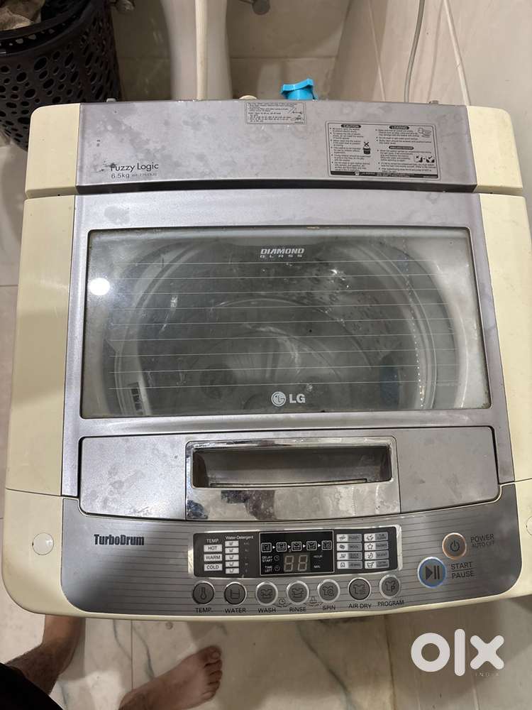 LG 6.5kg Turbo Drum gives strong yet gentle wash for daily laundry .