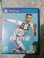 Hitman 1 2016 and Fifa 19 for ps4
