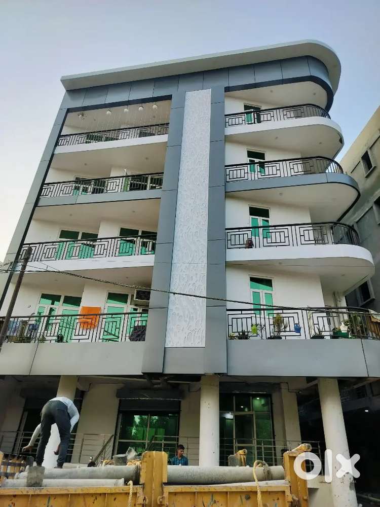 3bhk semi furnished flat