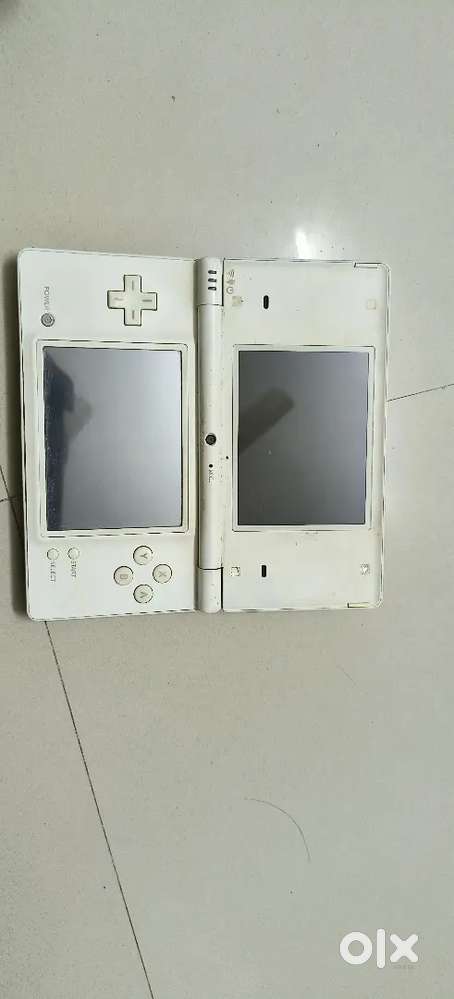 2 Nintendo Ds lite and 1 psp Console and 1 dsi
