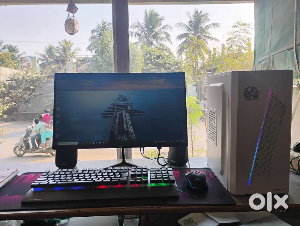 Computer windows 10 with cpu gaming keyboard with mouse