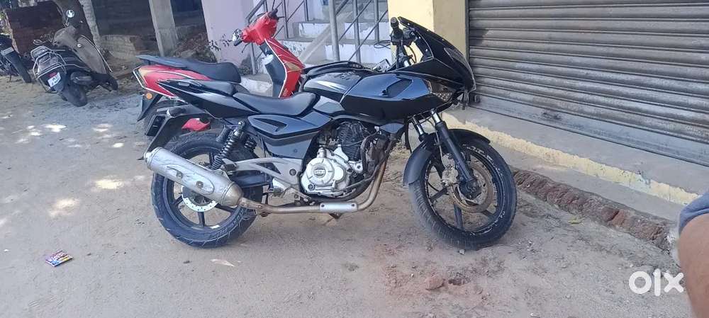 Pulsar 220