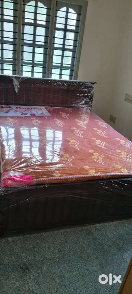 Direct factory price sale queen cot with mattress at affordable price