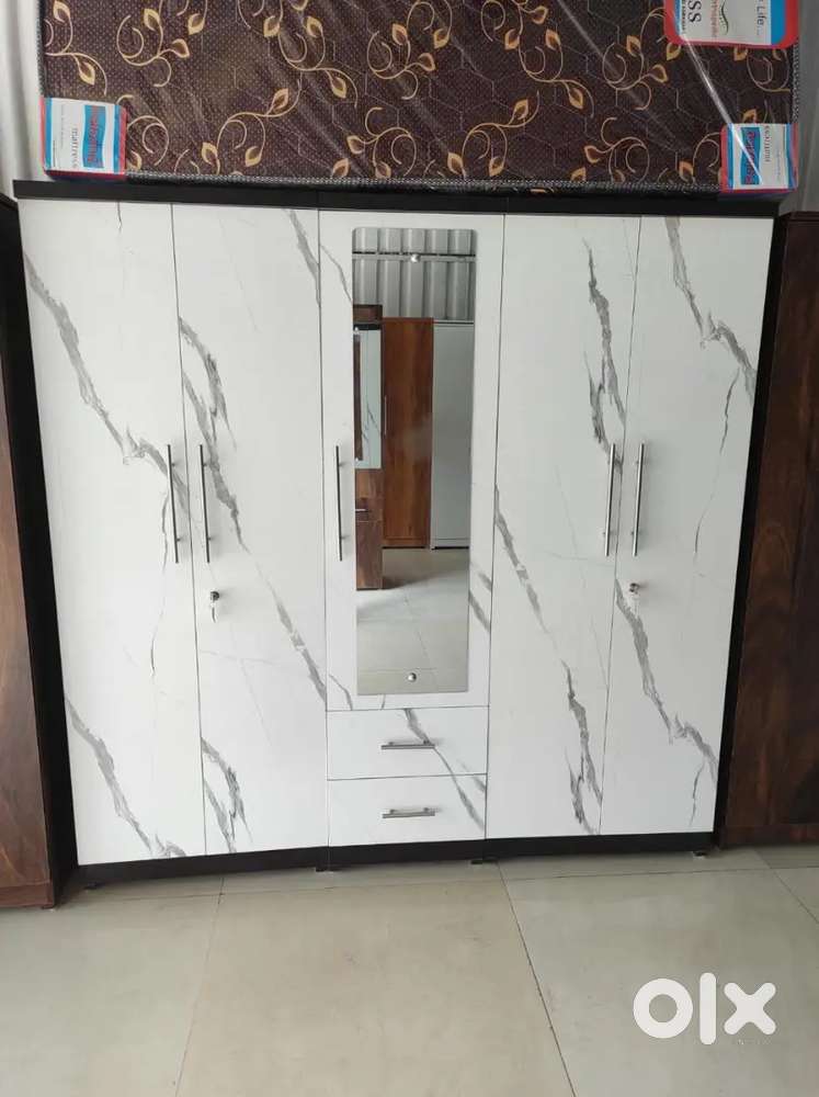 BRAND NEW 5 DOORS WARDROBE