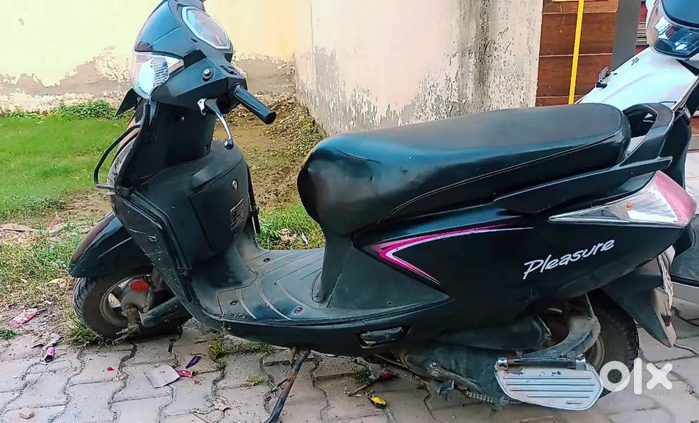 Pleasure scooty