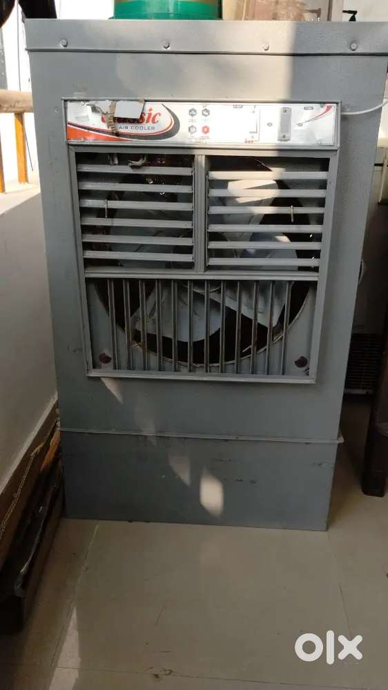 Steel Cooler with big exhaust fan