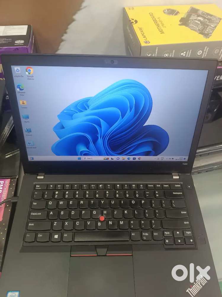 Lenovo i7 8 gb 256 nvme windows11 original