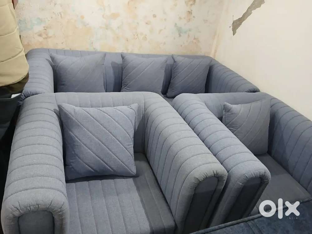 Luxurious 5 Seater Sofa at Just @33999
