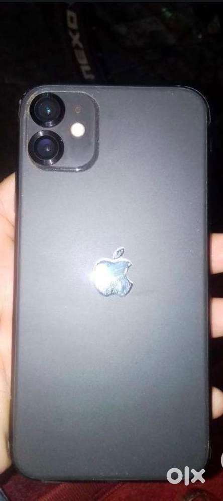 iPhone 11 like new condition with box