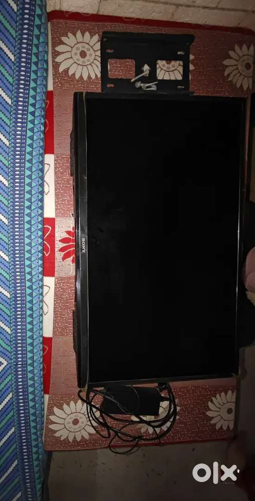 Sony bravia 32 inch TV (for spare parts only)