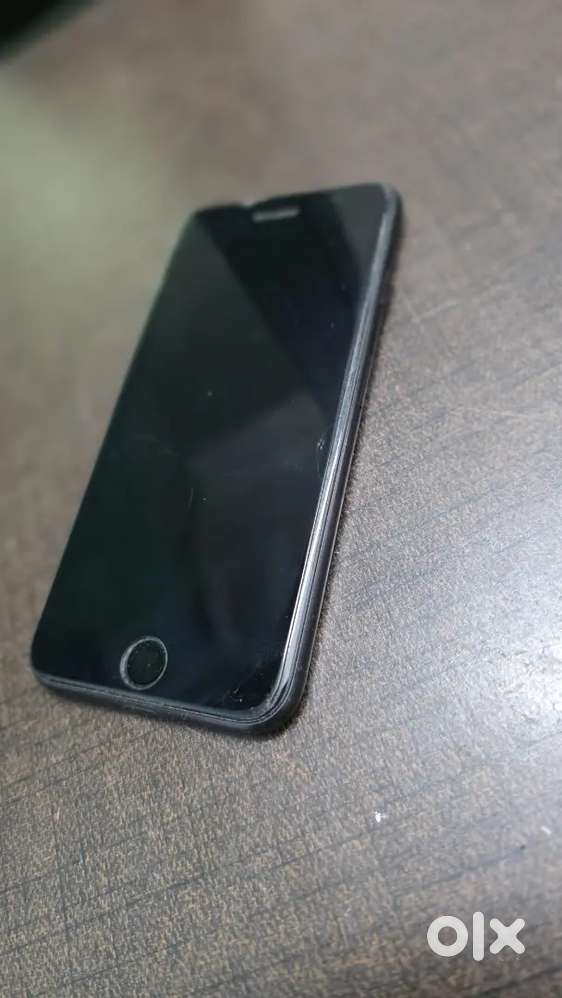 Iphone 7 32gb ( only phone )