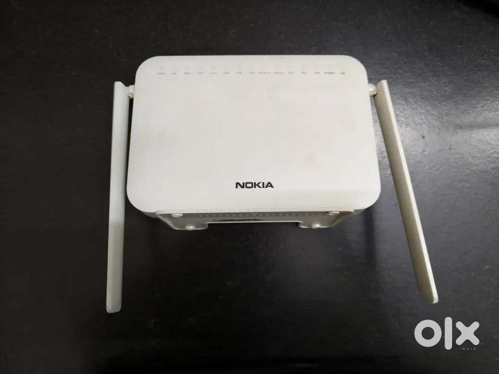 5G/4G Dual Band Router and charger