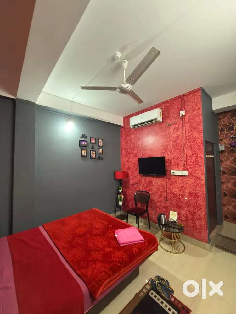 Front Desk Receptionist for Hotel Aashiyana Home