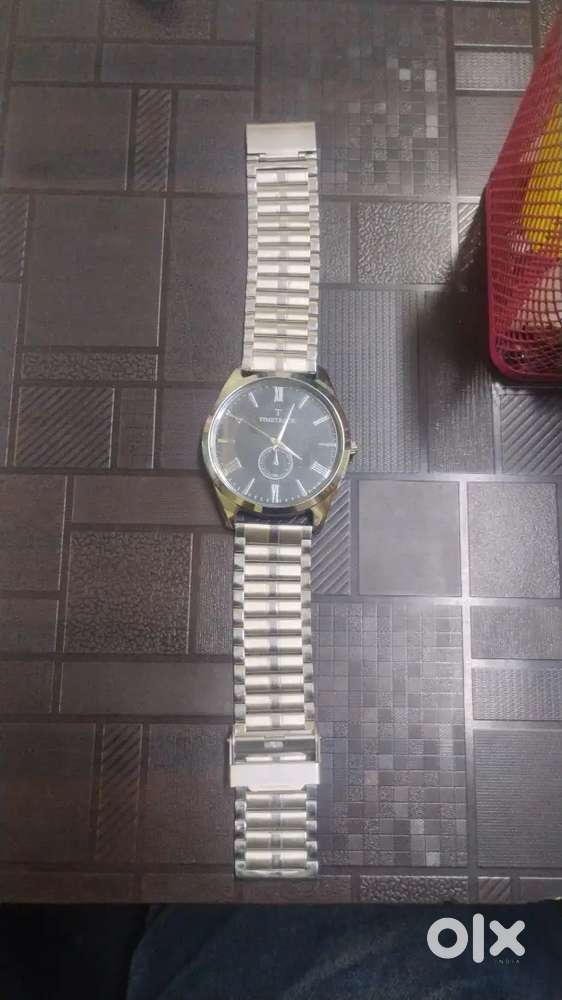 Premium watch with only 2 days of usage