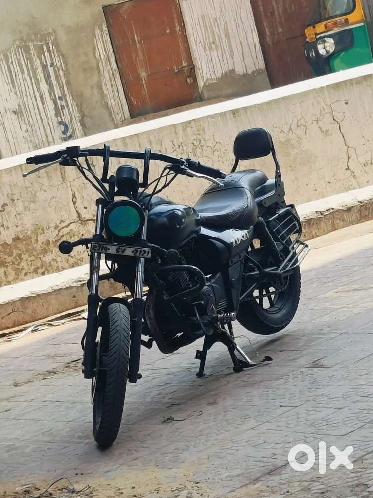 Bajaj Avenger
