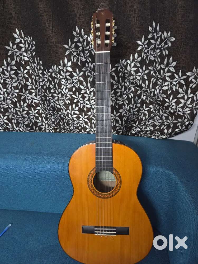 Classical Guitar (yamaha c70)