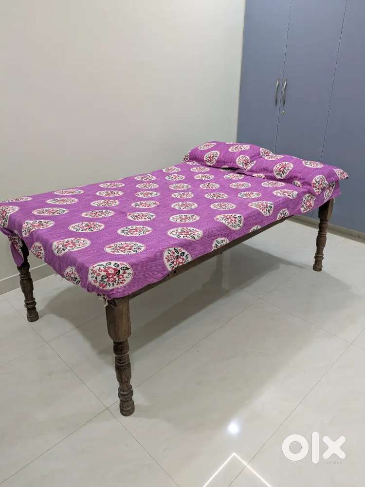 Tak wood 6x4 cot with mattress