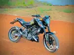 duke200 new condition bike all working only meter off money problem he